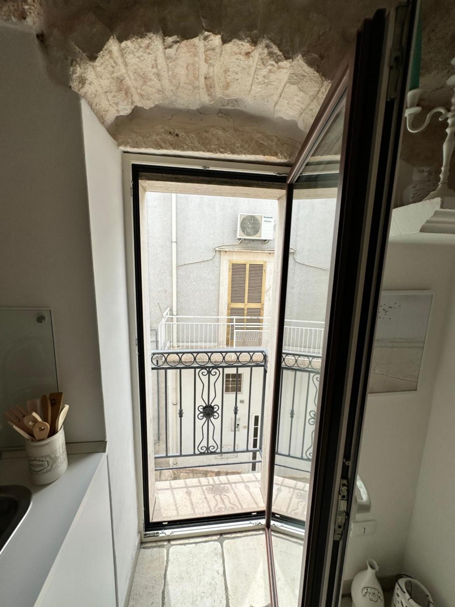 Casa Ficus Ostuni Con Terrazza Vista Mare Apartman Kültér fotó